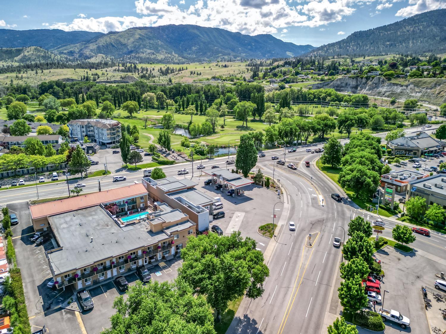 Sahara Courtyard Inn Penticton Bagian luar foto